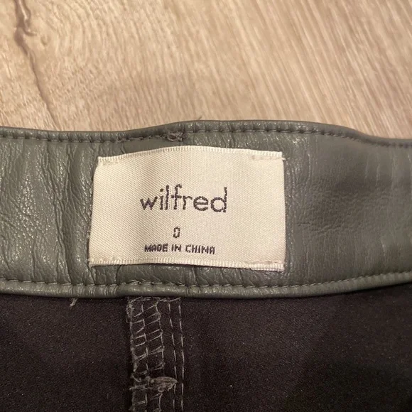 Aritzia Babaton Grey Melina Faux Leather Pants - Picture 4 of 6